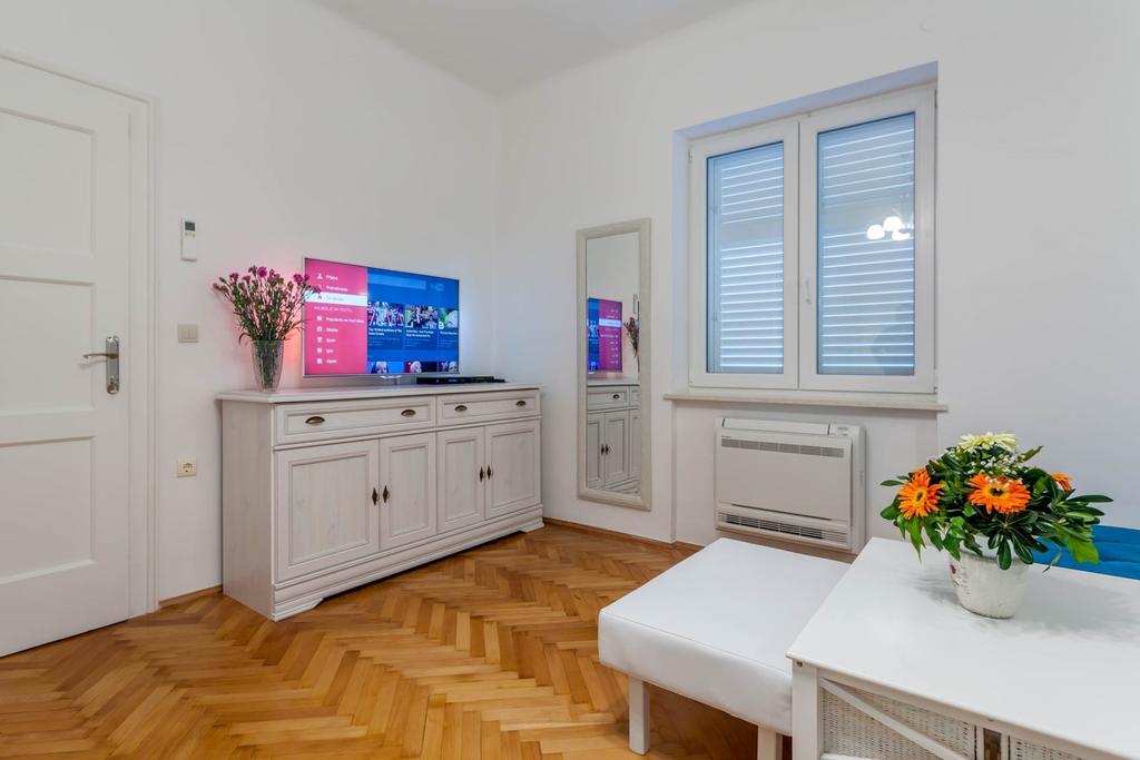 Chic Apartment In Center Split Chambre photo